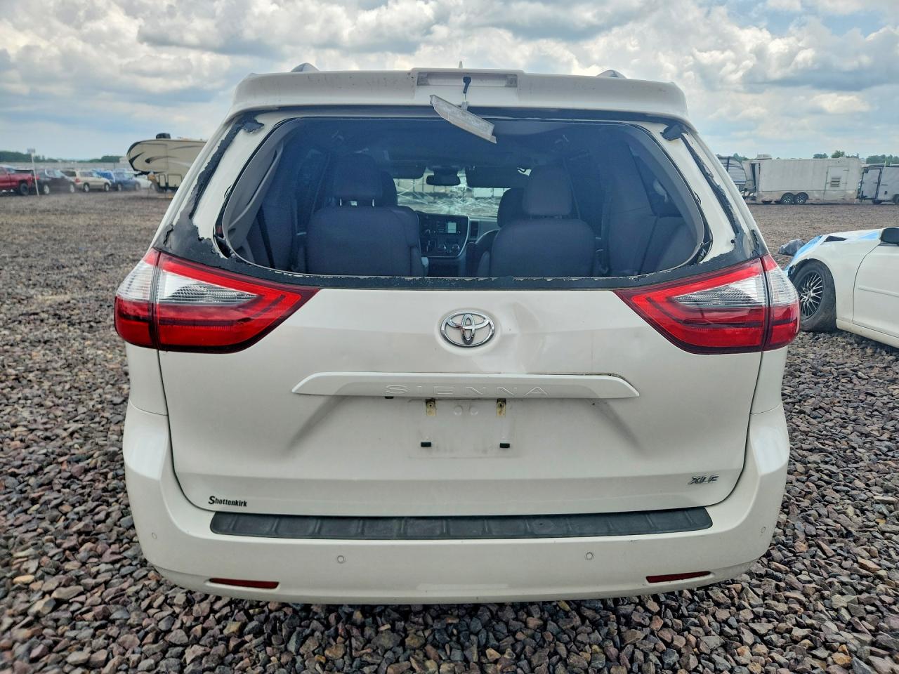 Toyota Sienna Xle 8-passenger