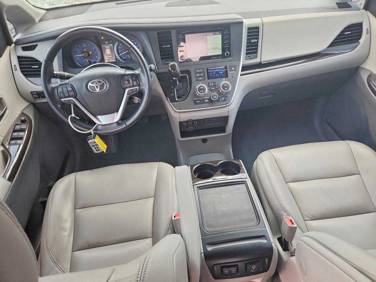 Toyota Sienna Xle 8-passenger