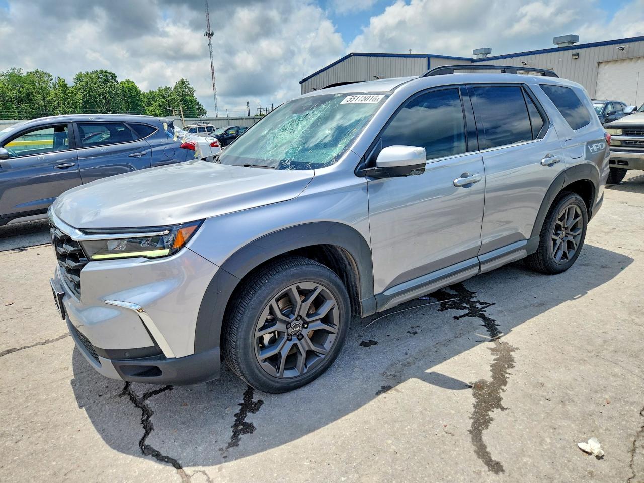 Salvage Honda Pilot Image