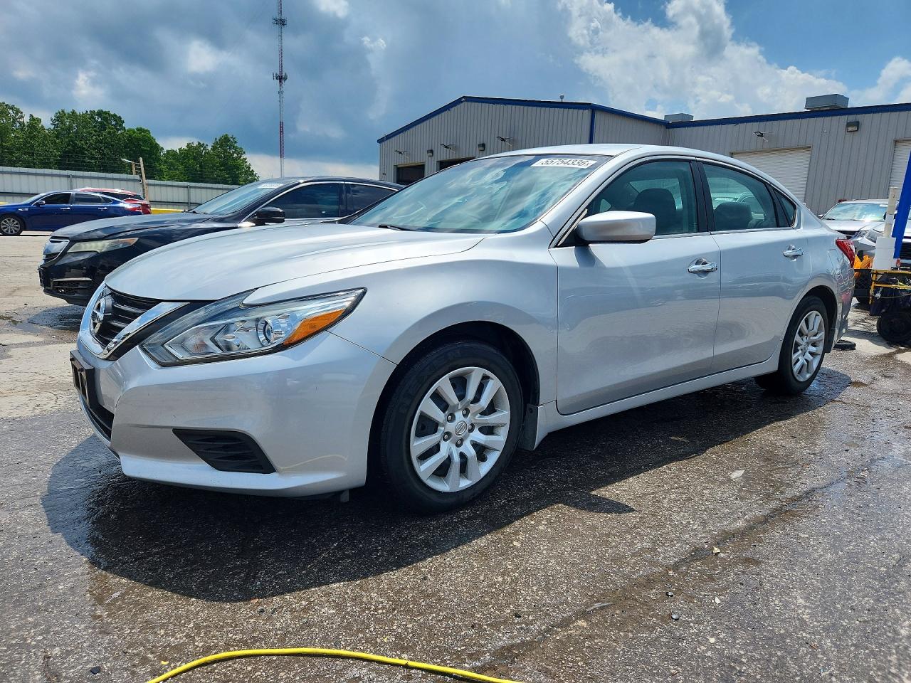 Salvage Nissan Altima Image