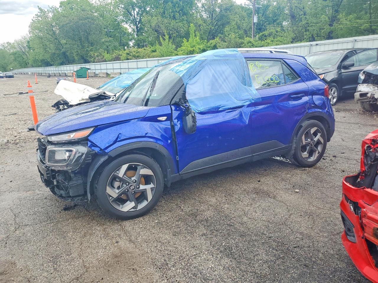 Salvage Hyundai VENUE Image