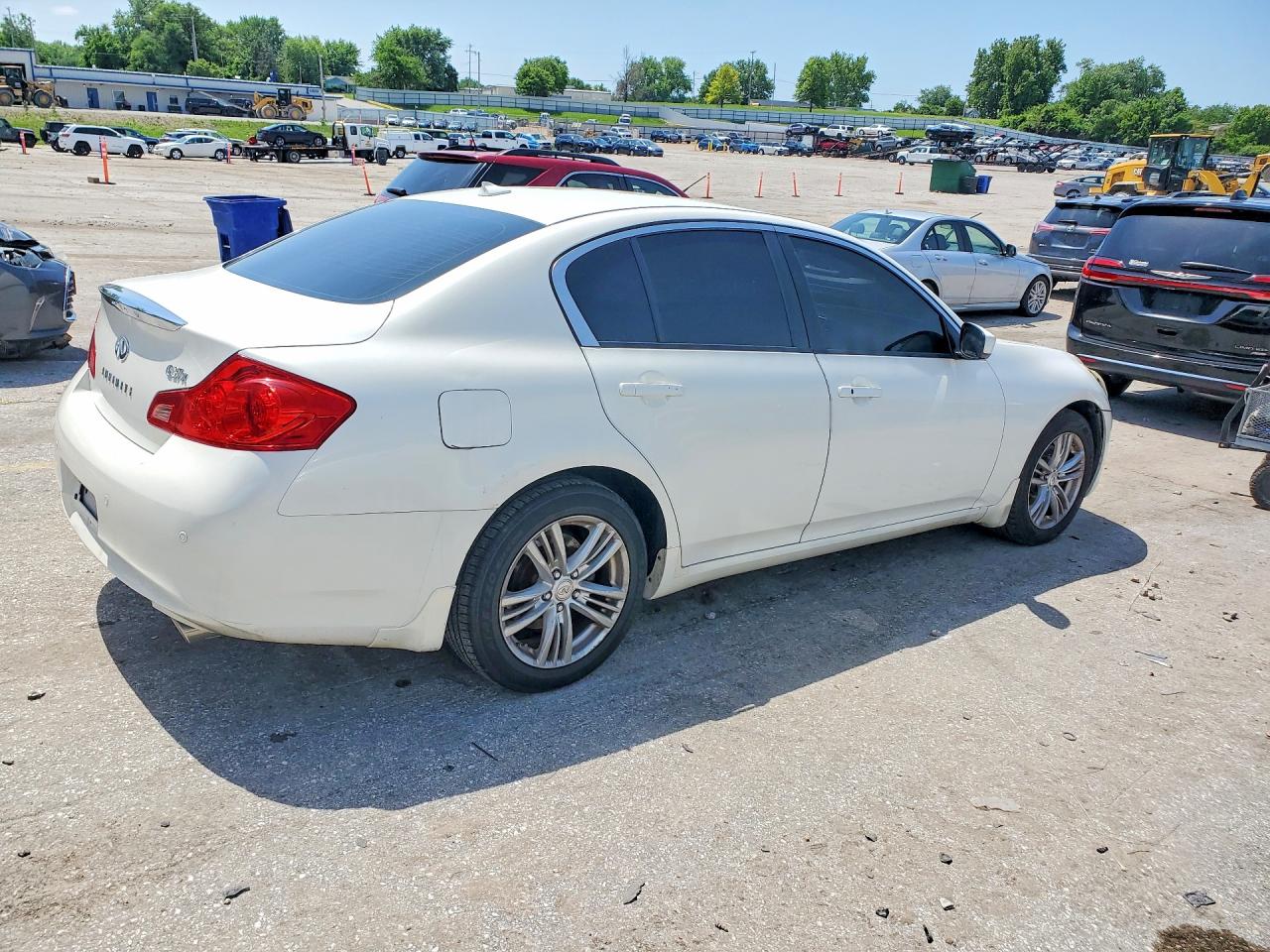 INFINITI G37 X