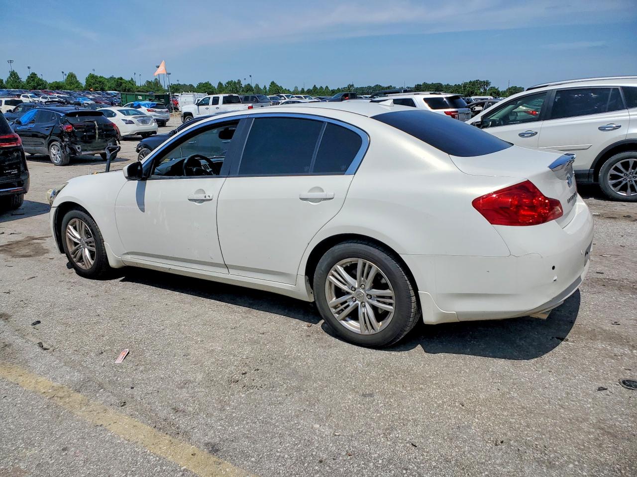 INFINITI G37 X