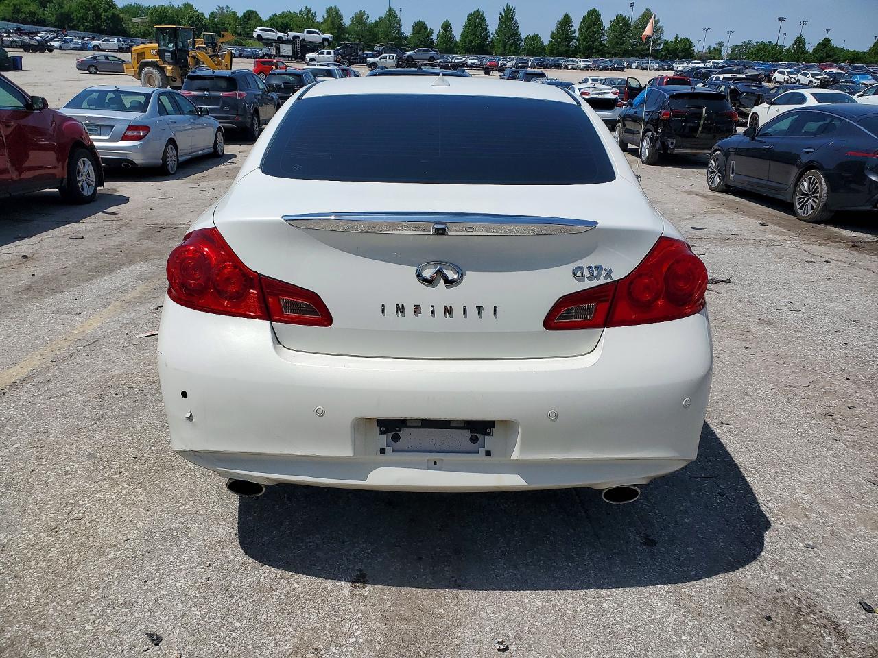 INFINITI G37 X