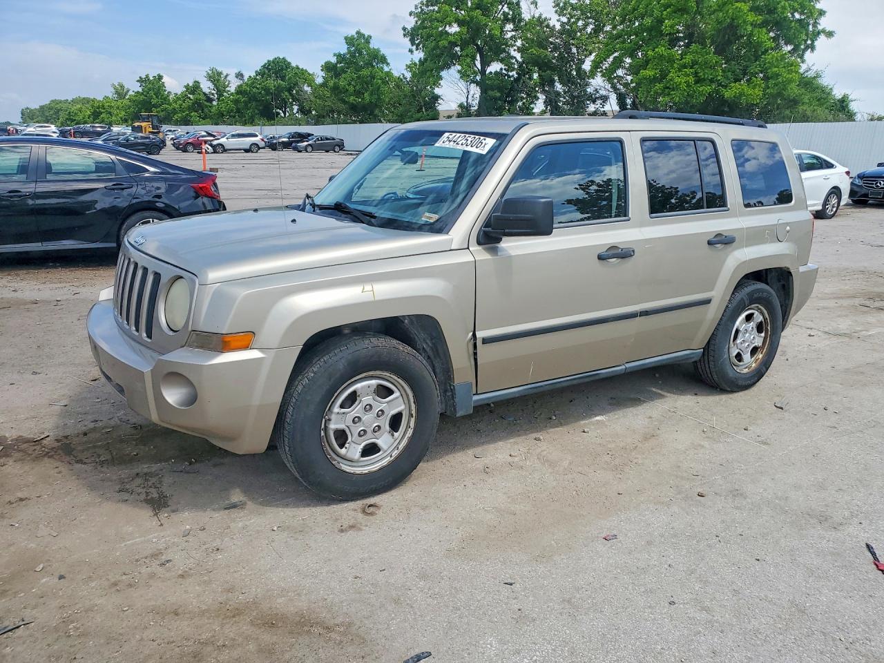 Salvage Jeep Patriot Image