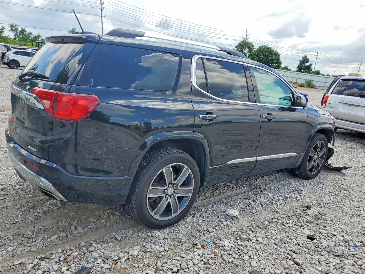 GMC Acadia Denali