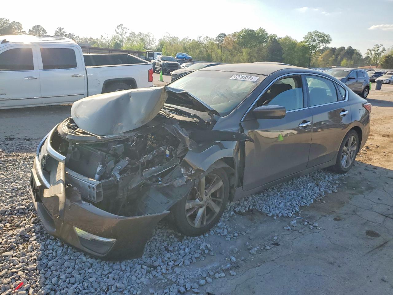 Salvage Nissan Altima Image