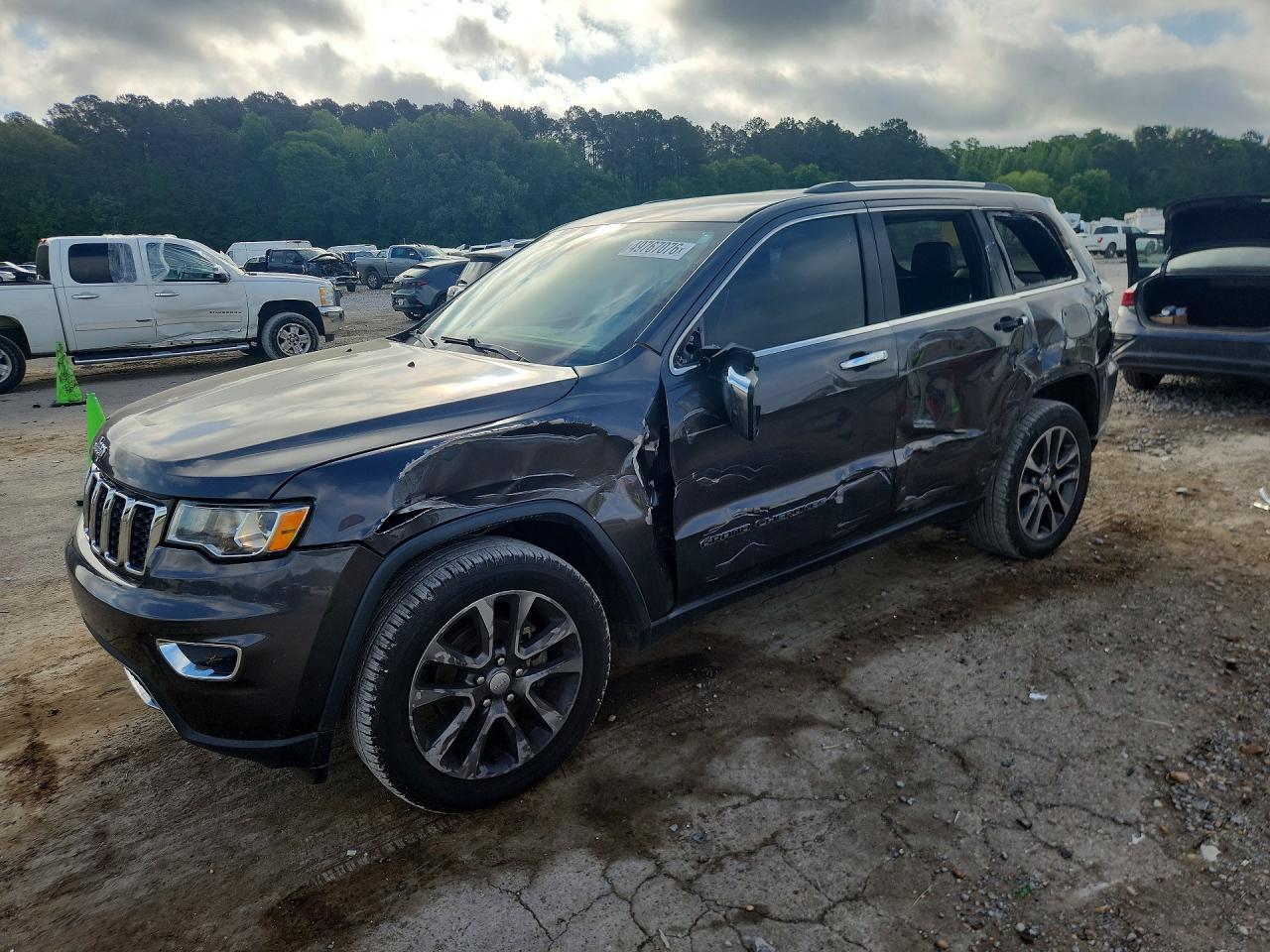 Salvage Jeep Cherokee Image
