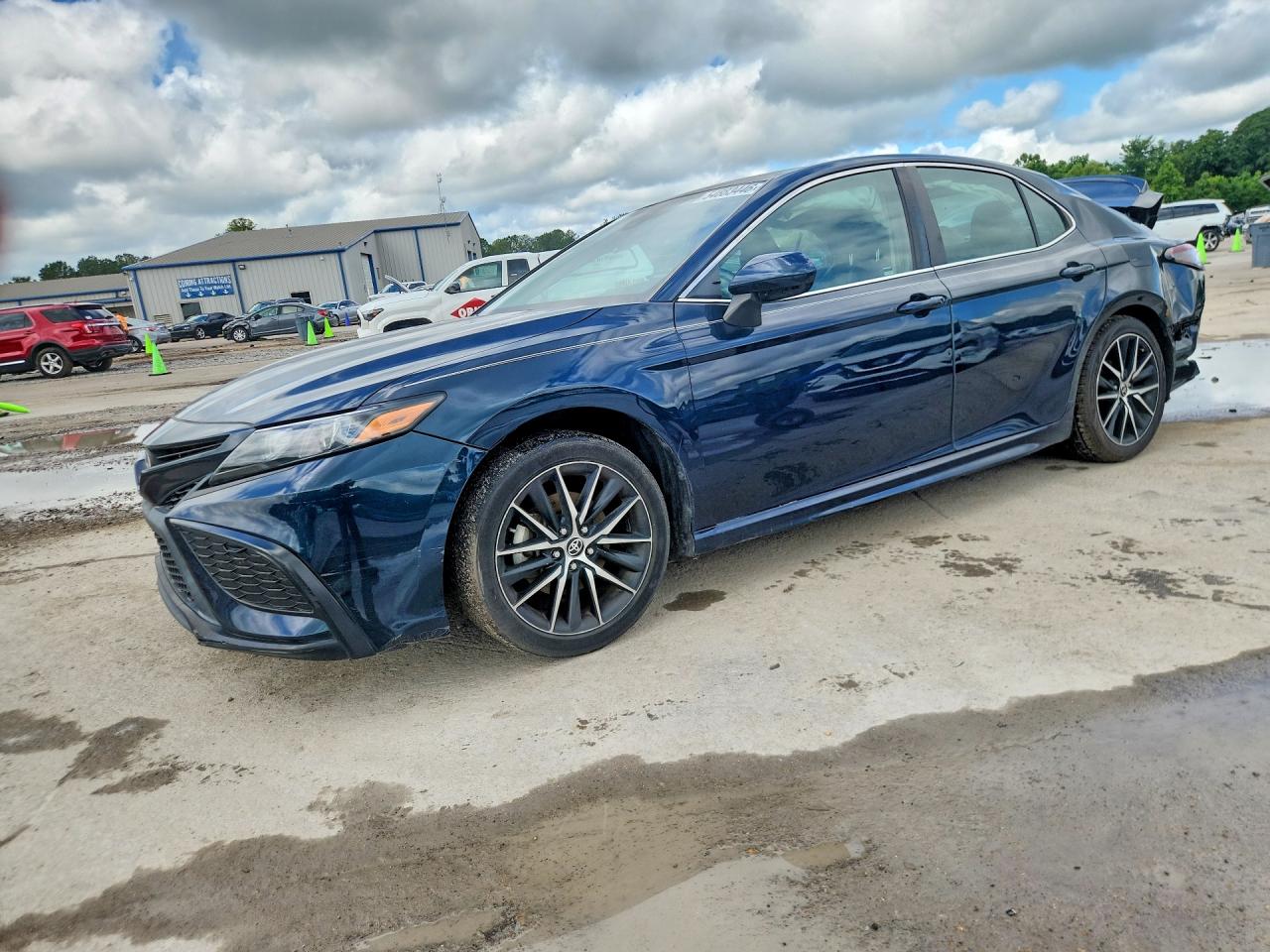 Salvage Toyota Camry Image