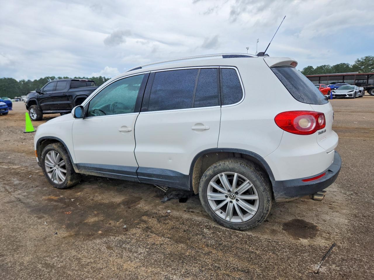 Volkswagen Tiguan S