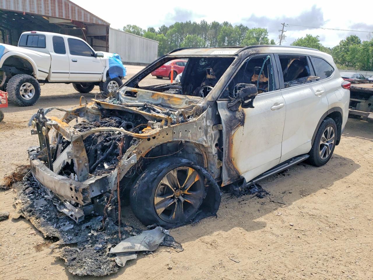 Salvage Toyota Highlander Image