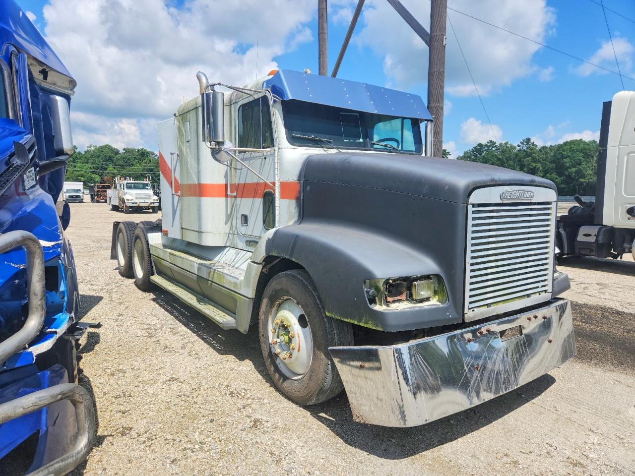 Salvage Freightliner Conventional Image