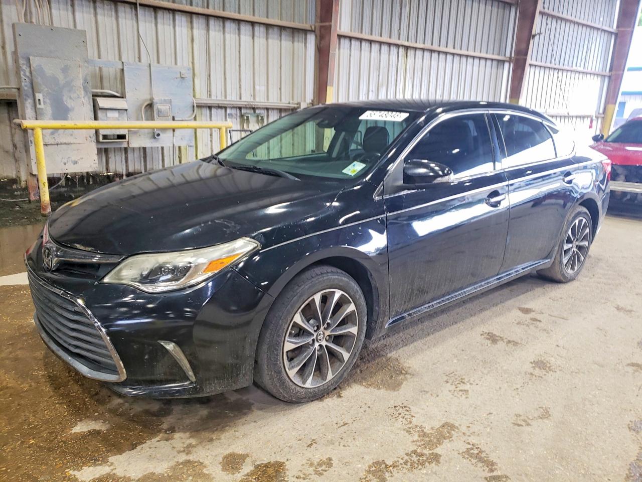 Salvage Toyota Avalon Image