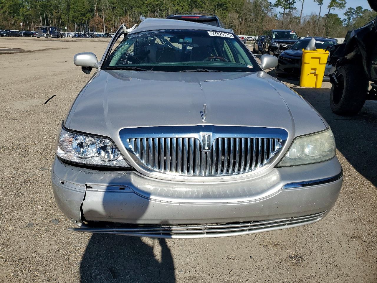 Lincoln Towncar Signature Limited