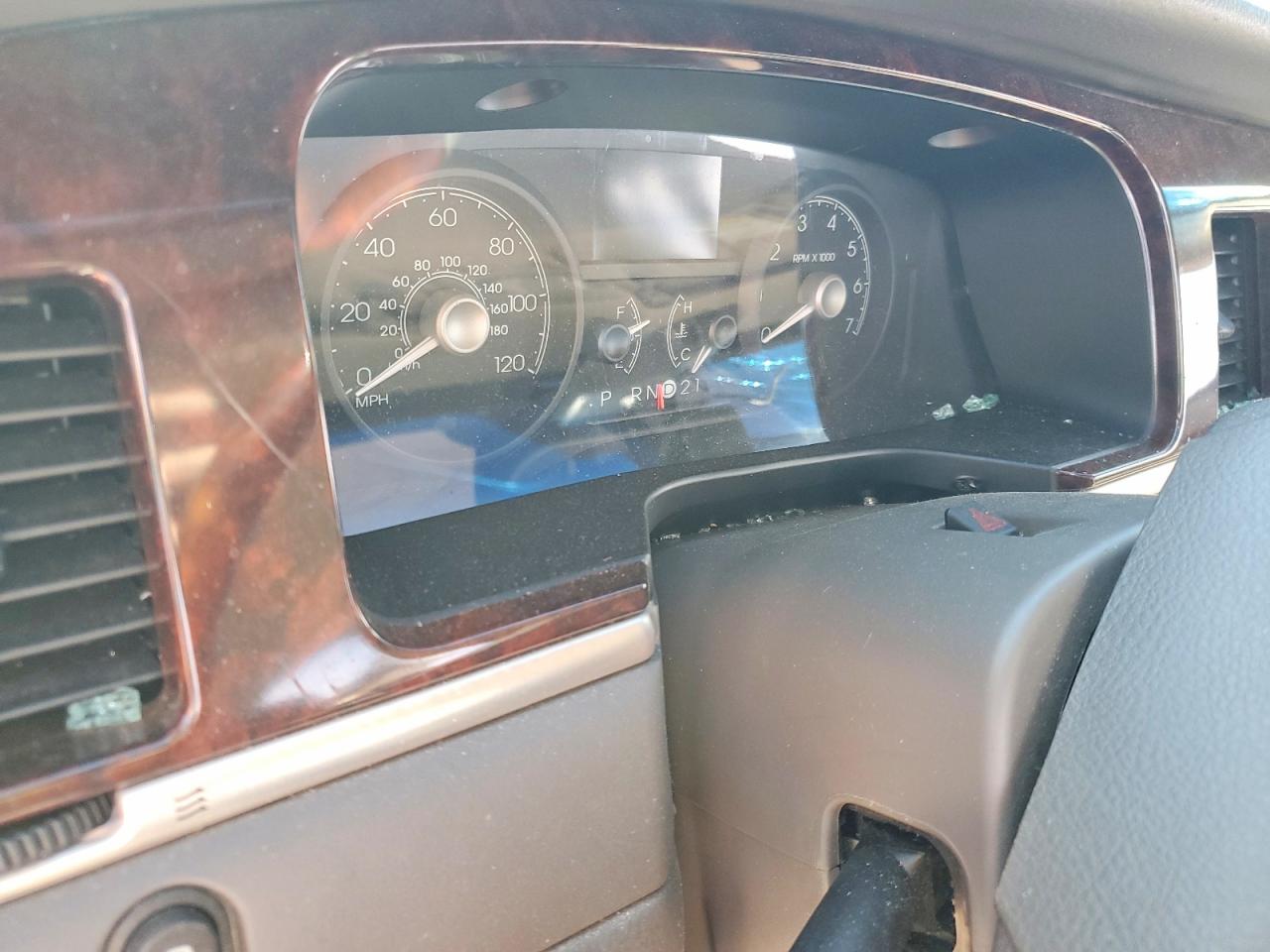 Lincoln Towncar Signature Limited