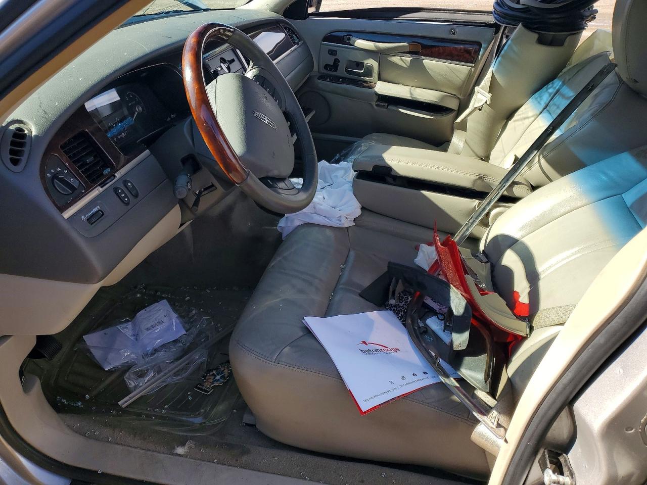 Lincoln Towncar Signature Limited