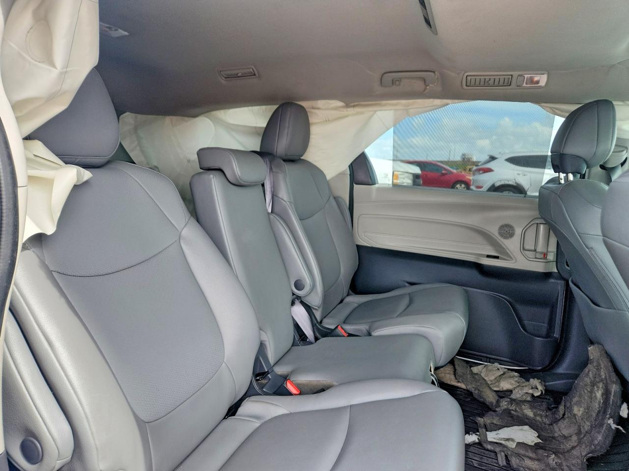 Toyota Sienna Xle 8-passenger