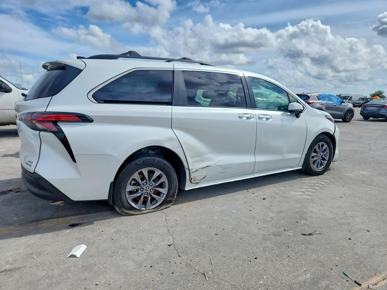Toyota Sienna Xle 8-passenger