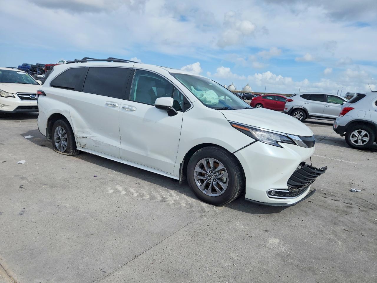 Toyota Sienna Xle 8-passenger