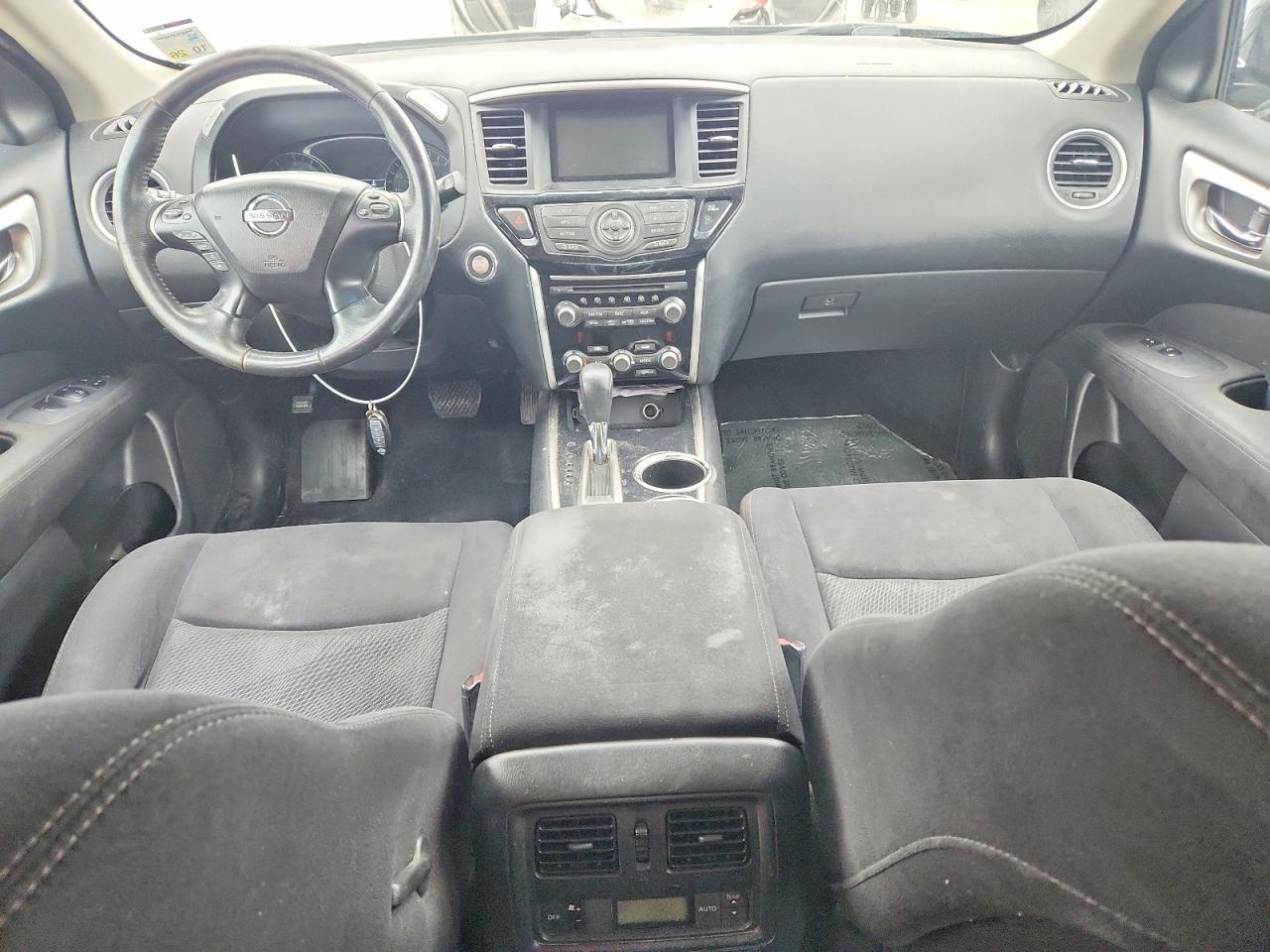 Nissan Pathfinder Sv