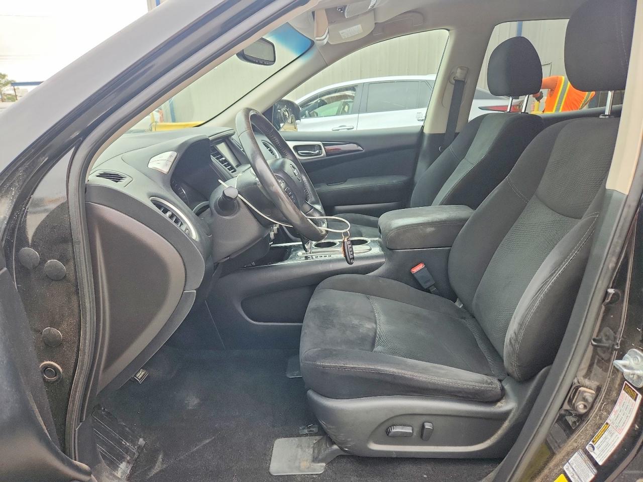 Nissan Pathfinder Sv
