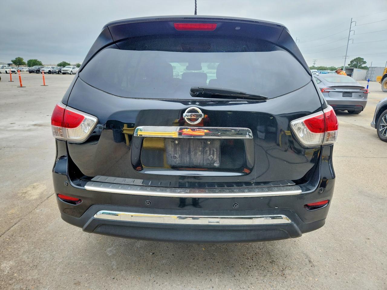Nissan Pathfinder Sv