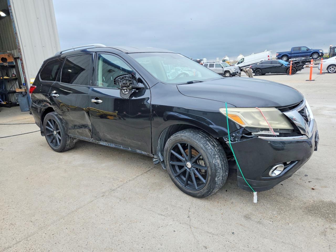 Nissan Pathfinder Sv