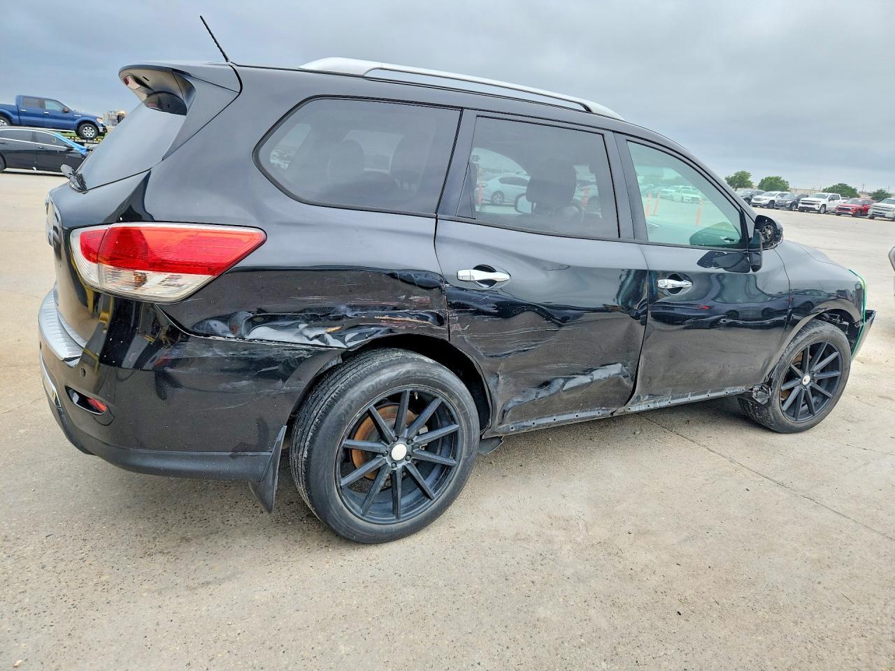 Nissan Pathfinder Sv