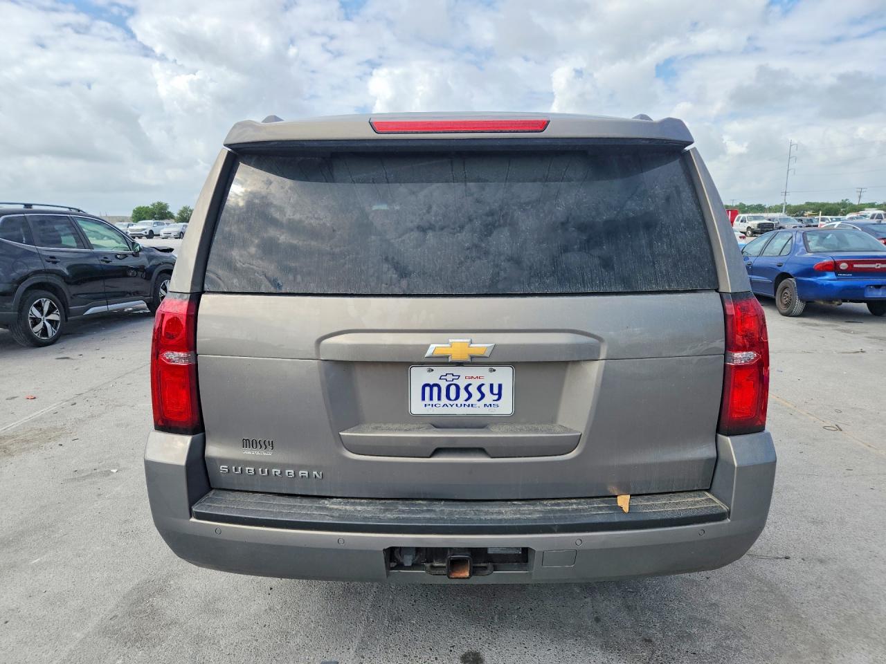 Chevrolet Suburban C1500 Ls