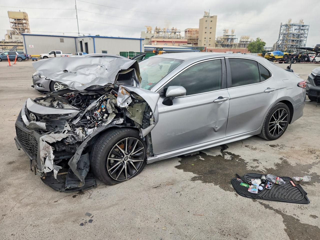 Salvage Toyota Camry Image