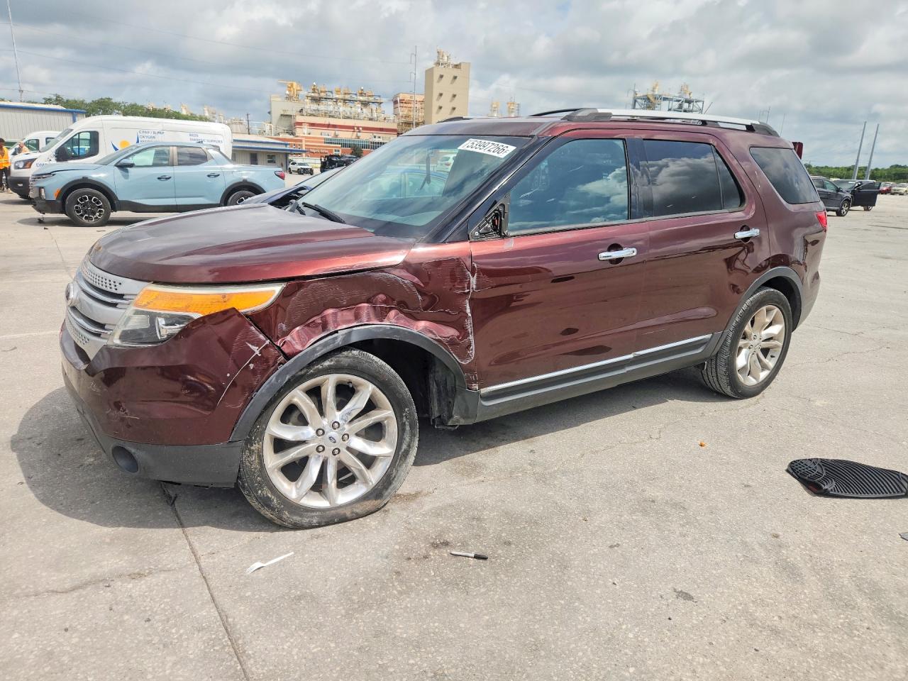 Salvage Ford Explorer Image