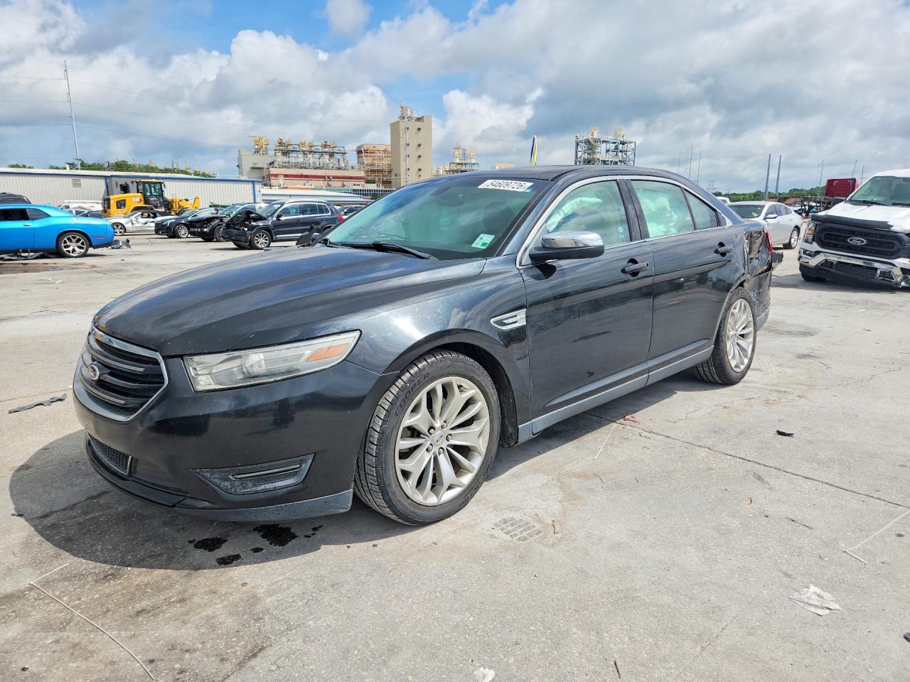 Salvage Ford Taurus Image
