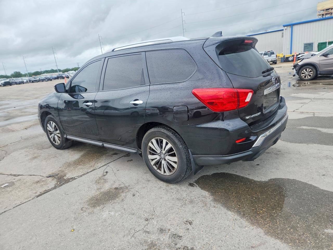 Nissan Pathfinder Sv