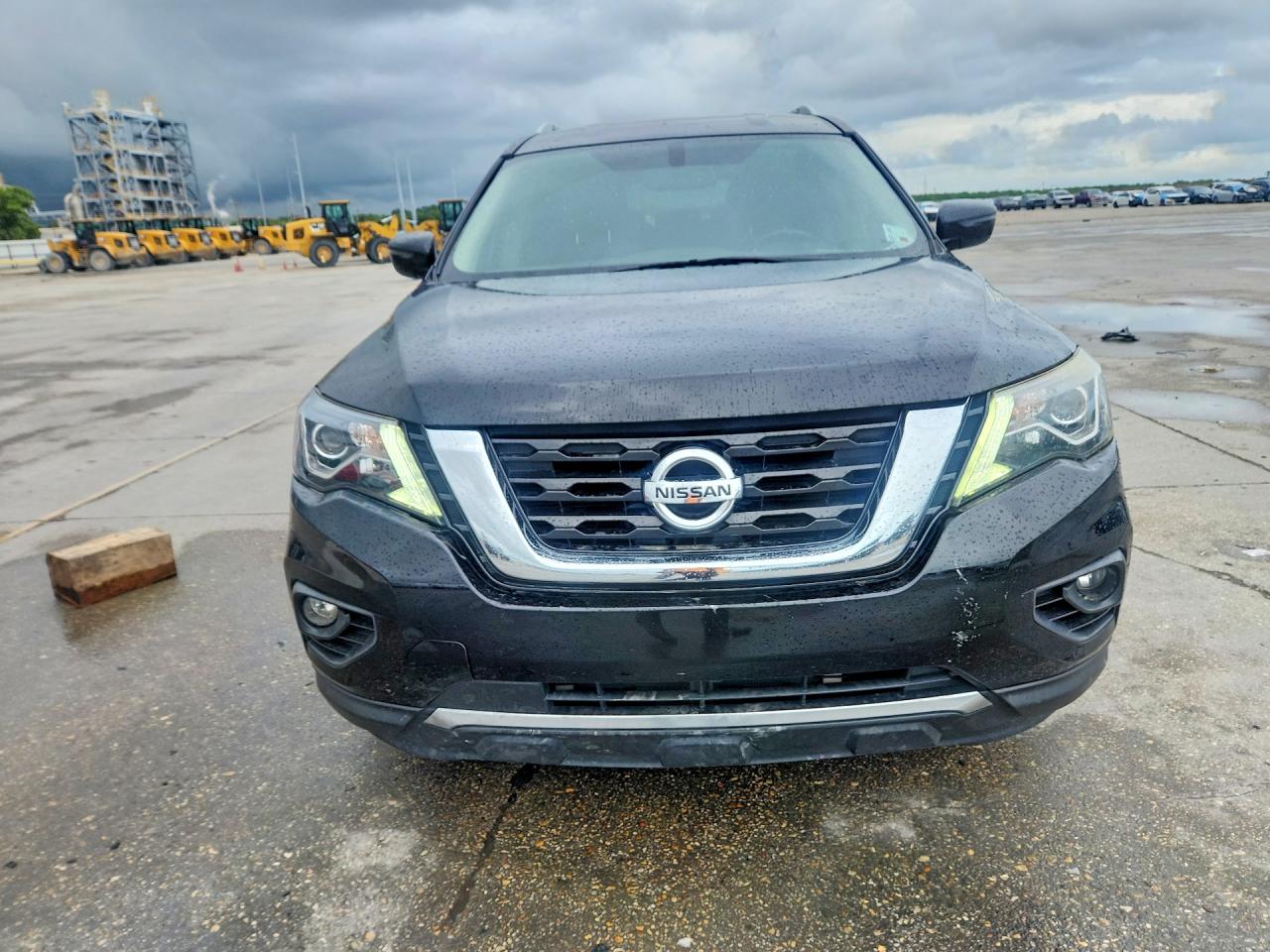 Nissan Pathfinder Sv
