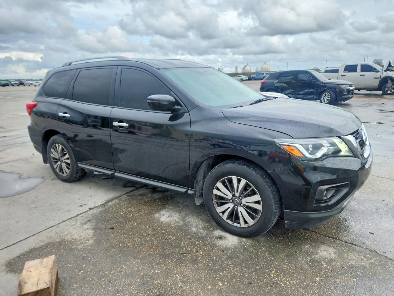 Nissan Pathfinder Sv