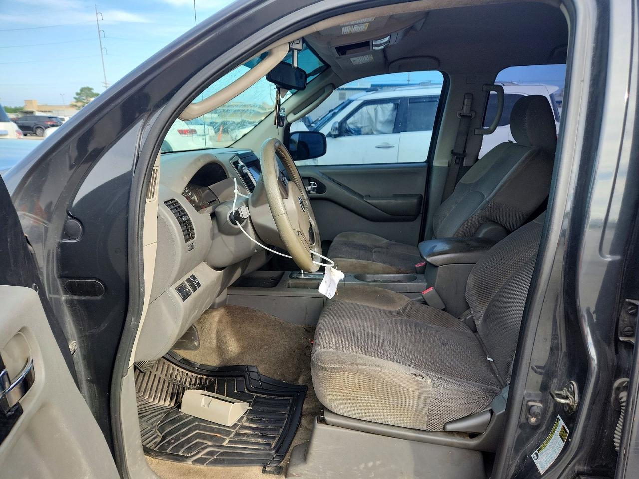 Nissan Frontier S