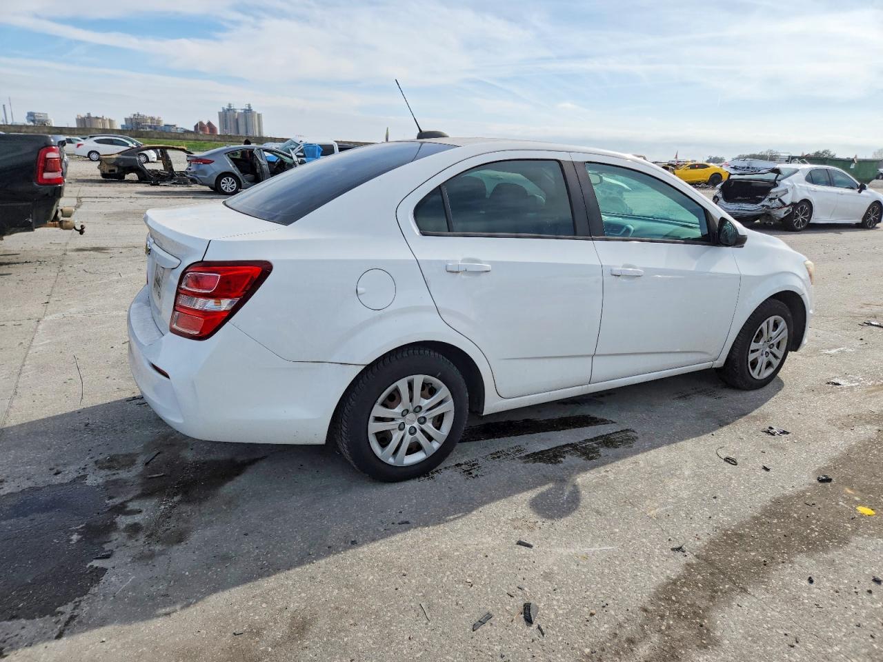 Chevrolet Sonic Ls
