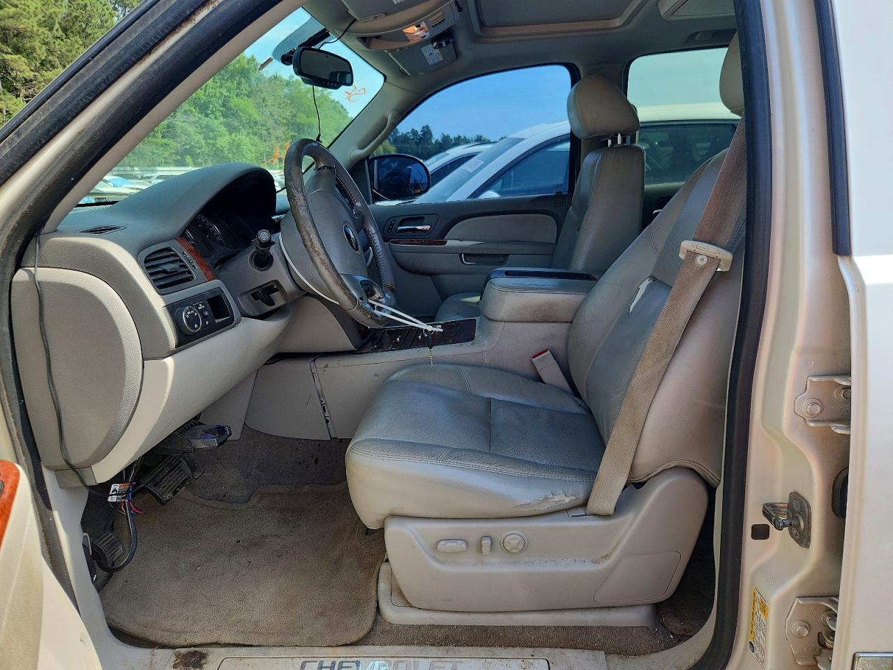Chevrolet Suburban C1500 Ltz