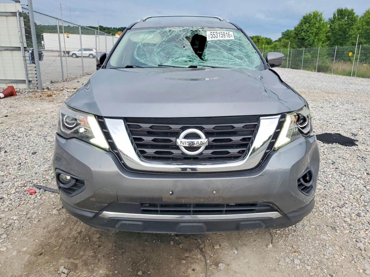 Nissan Pathfinder Sv