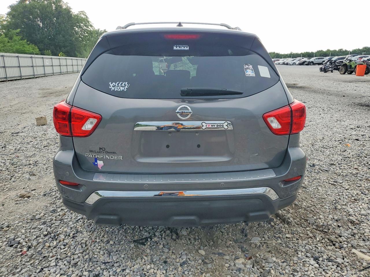 Nissan Pathfinder Sv