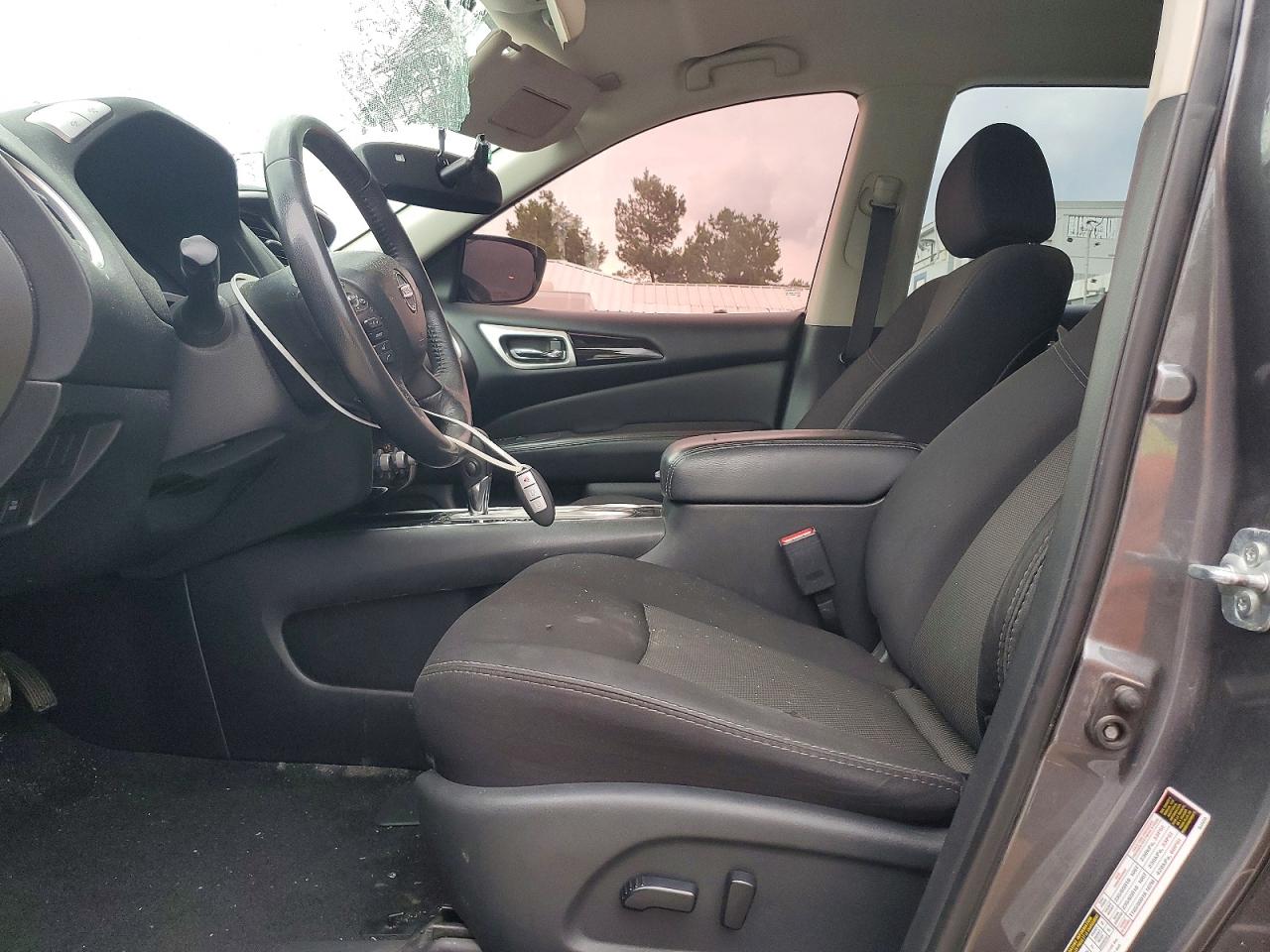 Nissan Pathfinder Sv