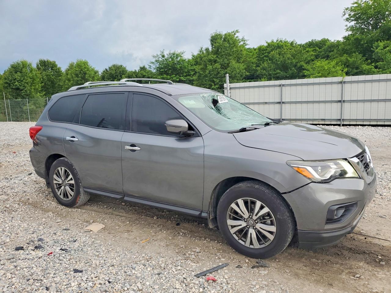 Nissan Pathfinder Sv