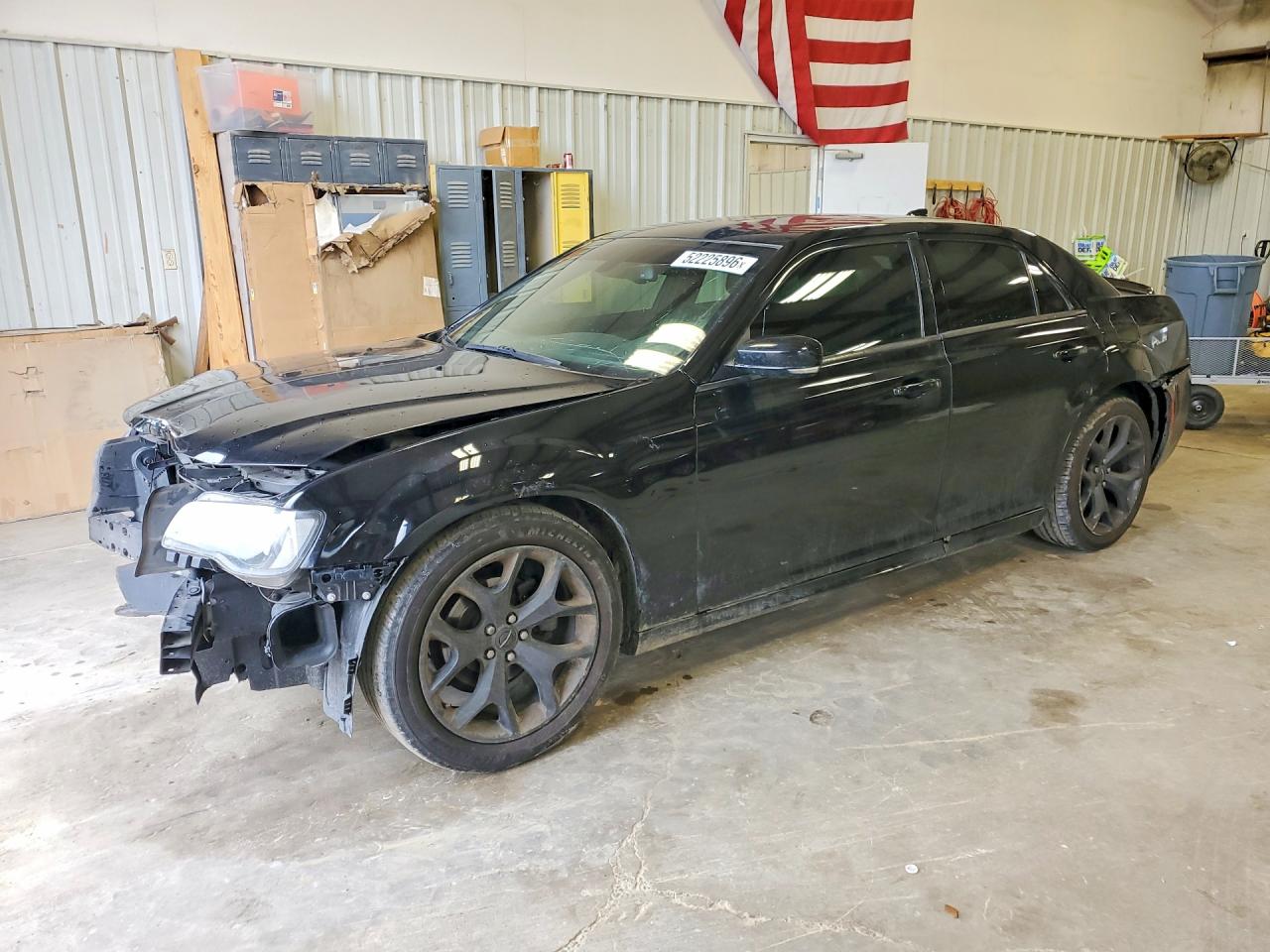 Salvage Chrysler 300 Image