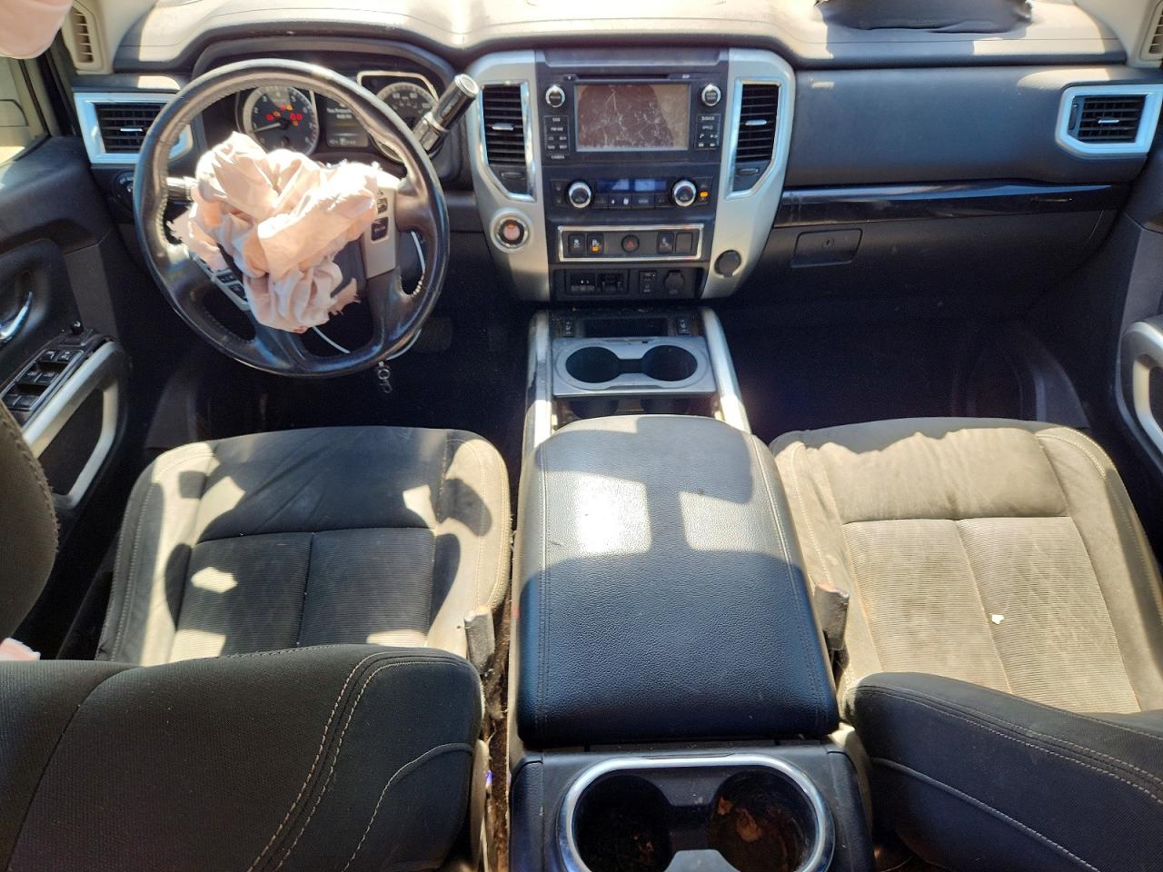 Nissan Titan Sv