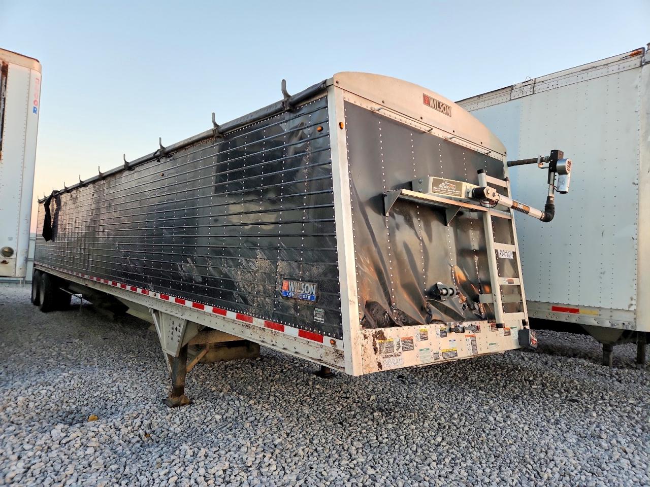 Salvage Wilson Hogtrailer Other Image