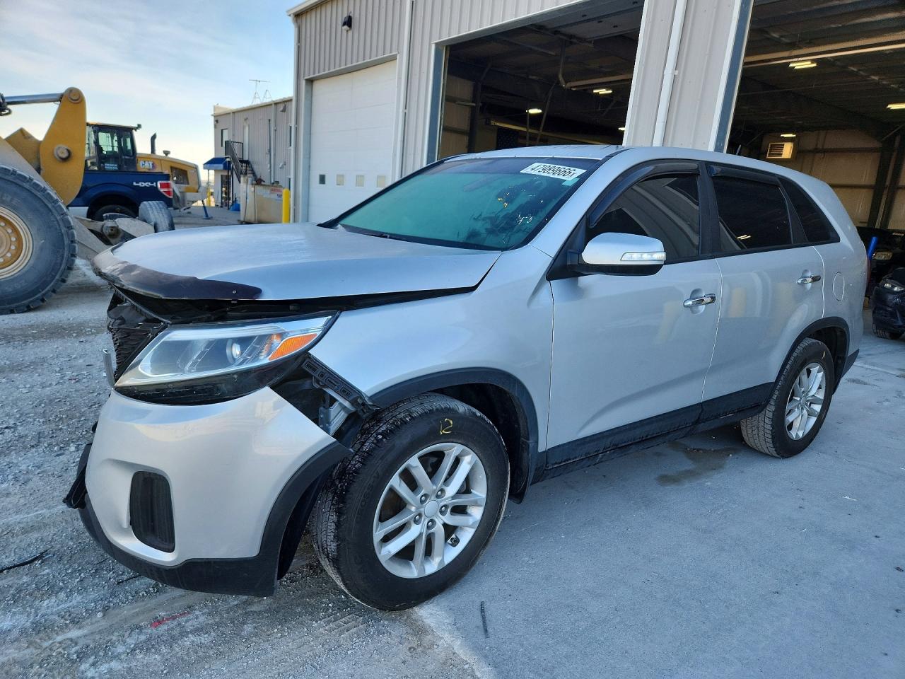 Salvage Kia Sorento Image