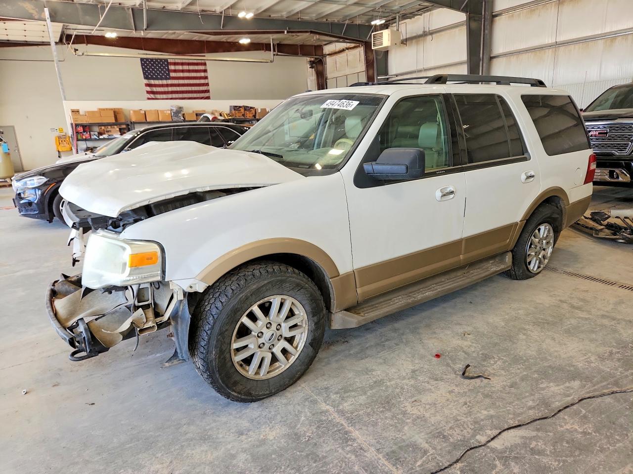 Salvage Ford Expedition Image