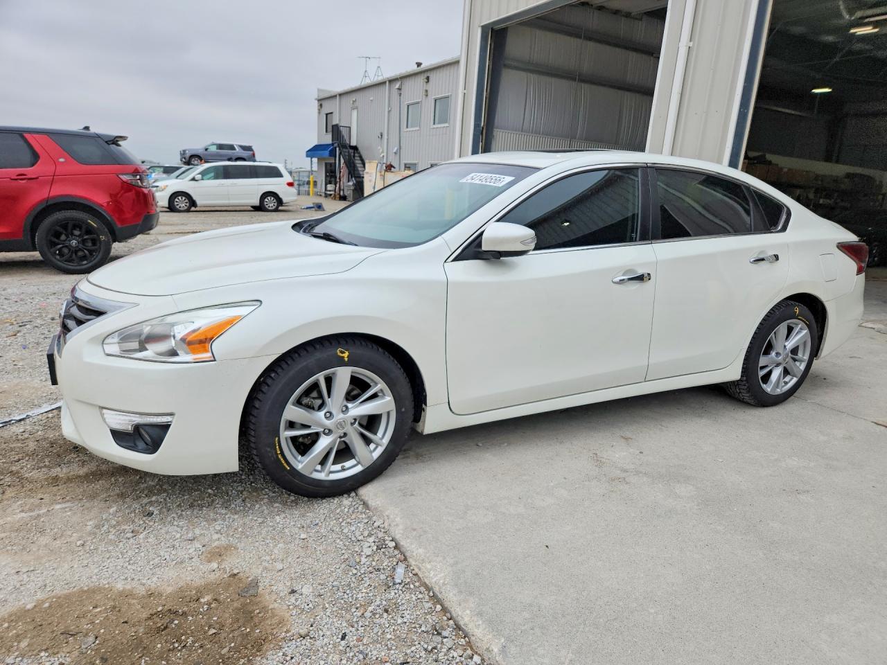 Salvage Nissan Altima Image