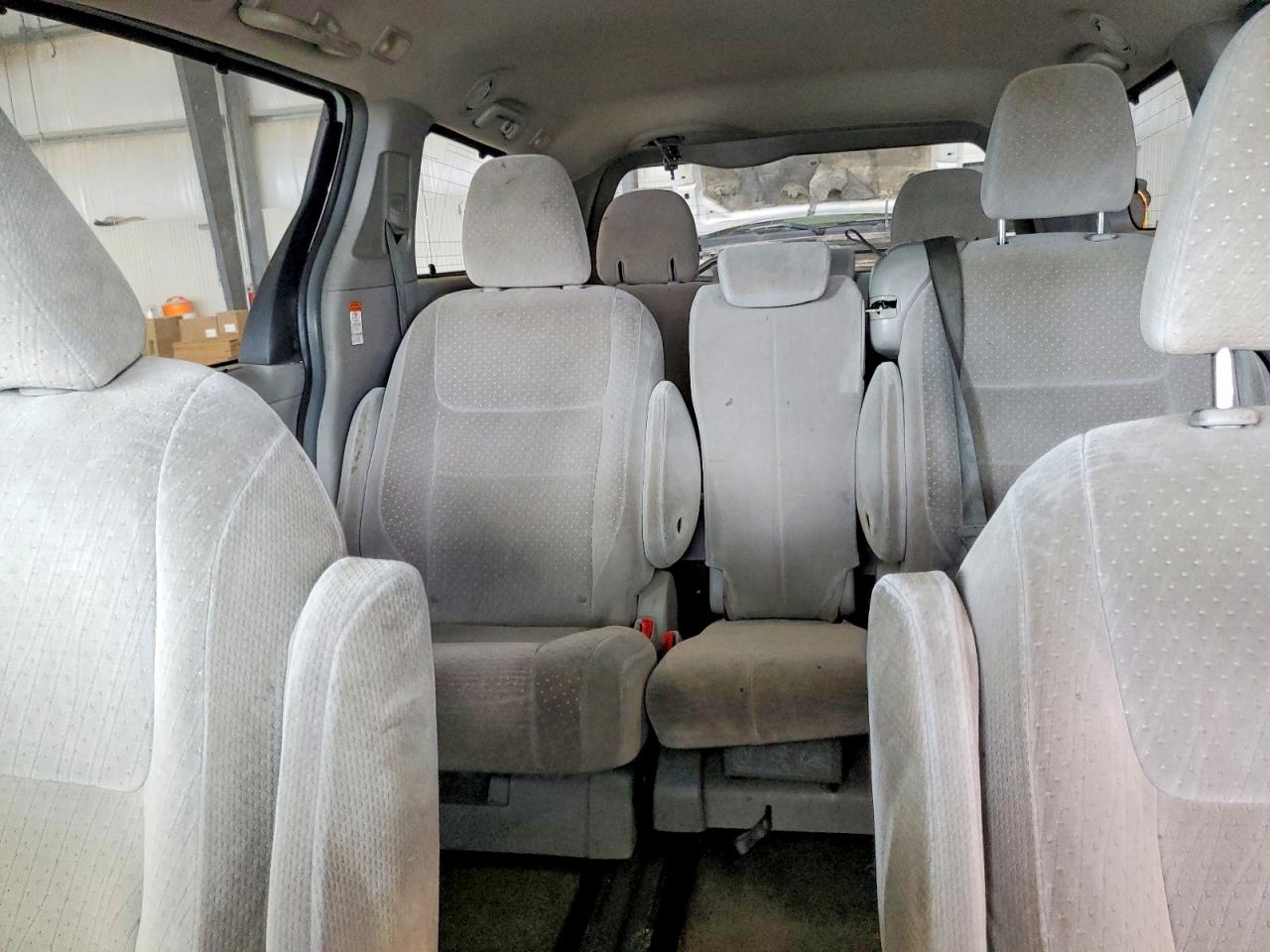 Toyota Sienna Le