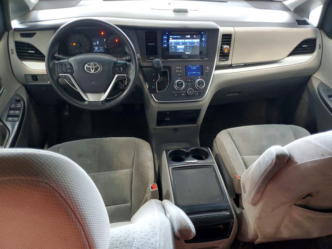 Toyota Sienna Le